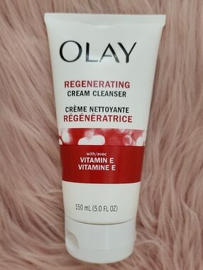 Brand New OLAY REGENERATING CREAM CLEANSER W/VITAMIN E